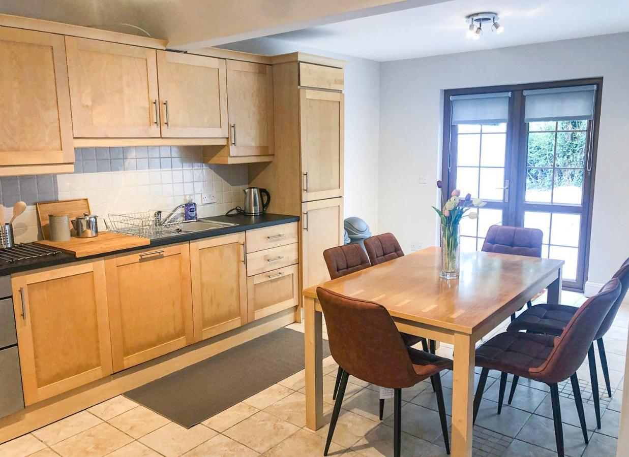 Old Court Holiday Homes Terryglass - Sleeps 6 By Trident Holiday Homes Εξωτερικό φωτογραφία